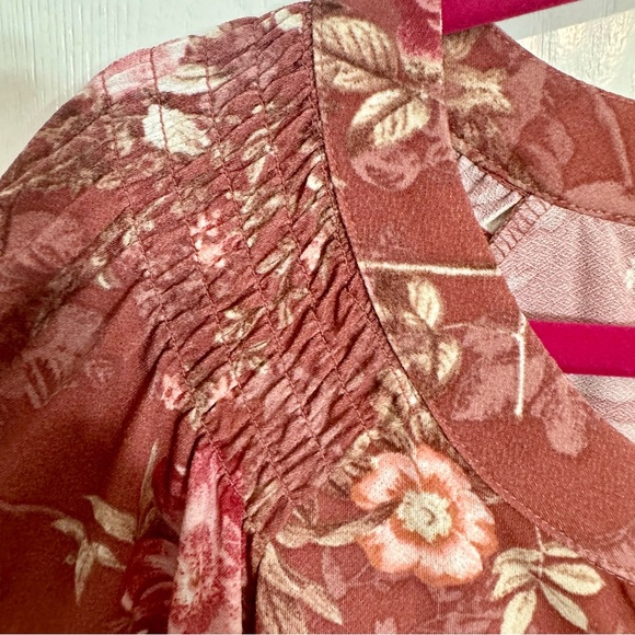 NWT. Cure 3X floral blouse top. Approx. 27” armpit to armpit and 31” long. - Picture 8 of 15